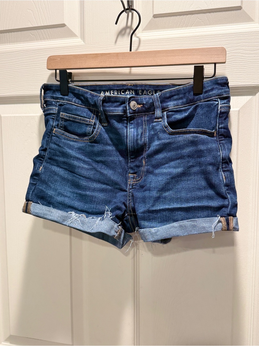 American Eagle High Rise Shortie Shorts Size 6 Dark Wash Cuffed Jean Shorts - Picture 3 of 10
